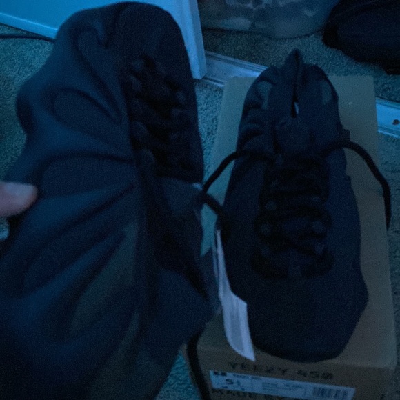 Yeezy 450 dark slate (Black) SIZE 5 1/2 IN MEN - Picture 9 of 10